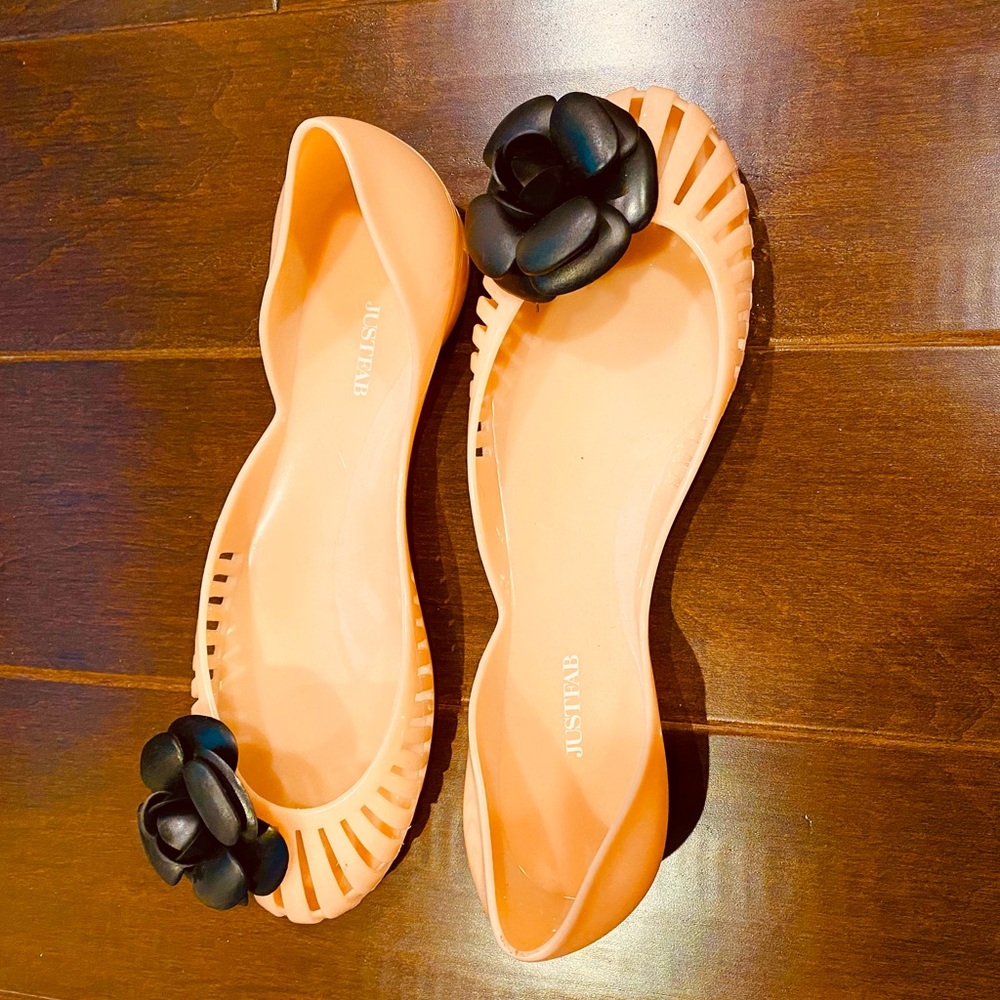 Peachy pink jelly flat